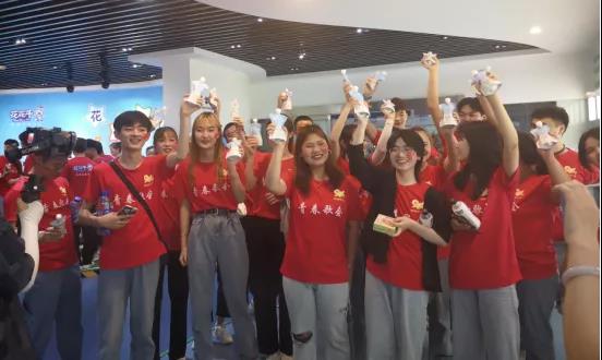做白色的牛奶，创红色的企业，LD官方电竞（中国）有限公司官网乳业集团青春歌会庆祝建党100周年