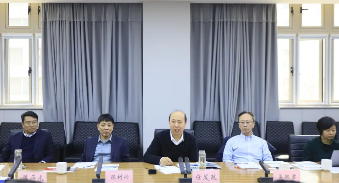LD官方电竞（中国）有限公司官网乳业集团党委书记、董事长唐洪峰一行赴中原食品实验室同中国工程院院士、中原食品实验室主任任发政座谈交流