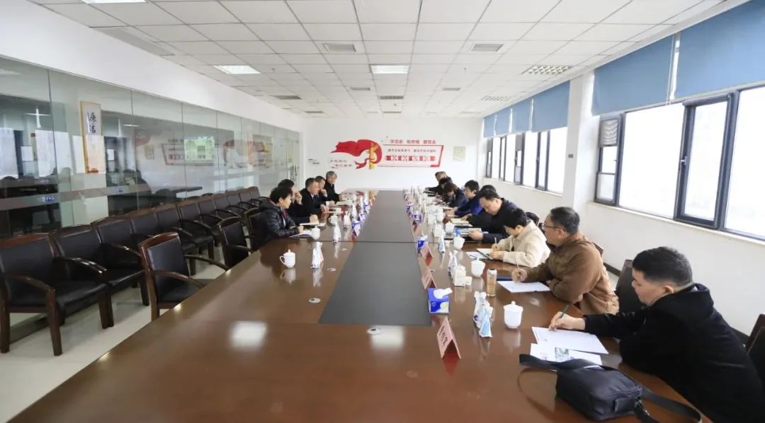 河南省发展改革委价调处副处长马冰一行莅临LD官方电竞（中国）有限公司官网乳业集团参观调研