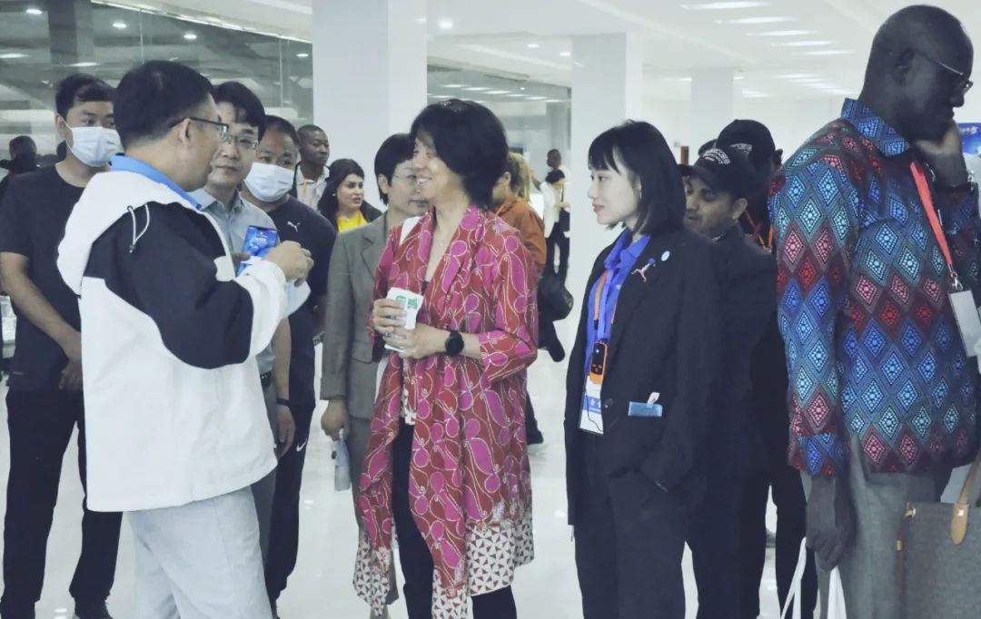北京大学南南合作与发展学院教授、全球伙伴关系主任周咏梅一行莅临LD官方电竞（中国）有限公司官网平舆瑞亚牧业参观调研