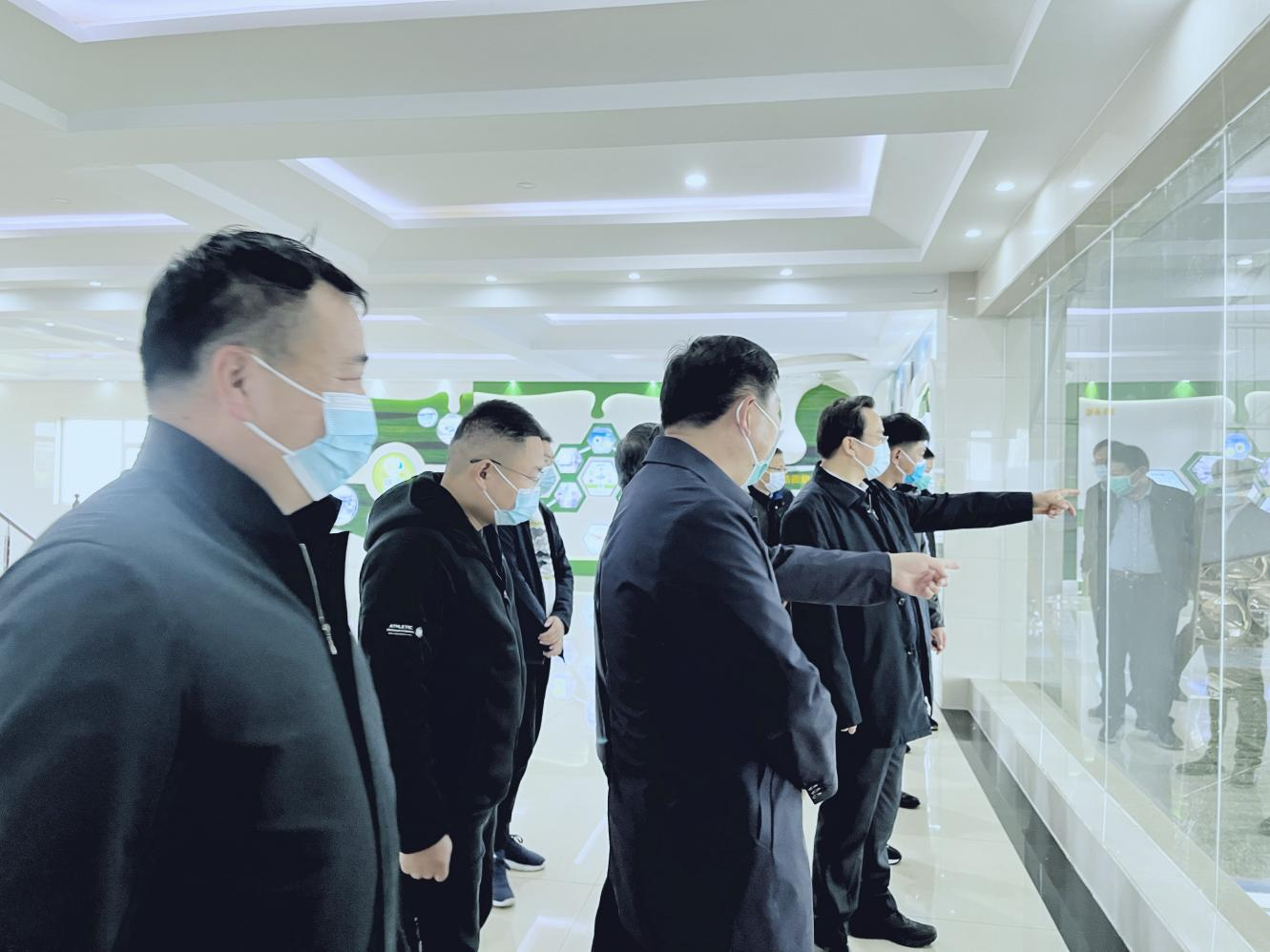 河南省人大常委会党组书记、副主任孔昌生莅临LD官方电竞（中国）有限公司官网鲁山瑞亚牧场参观调研