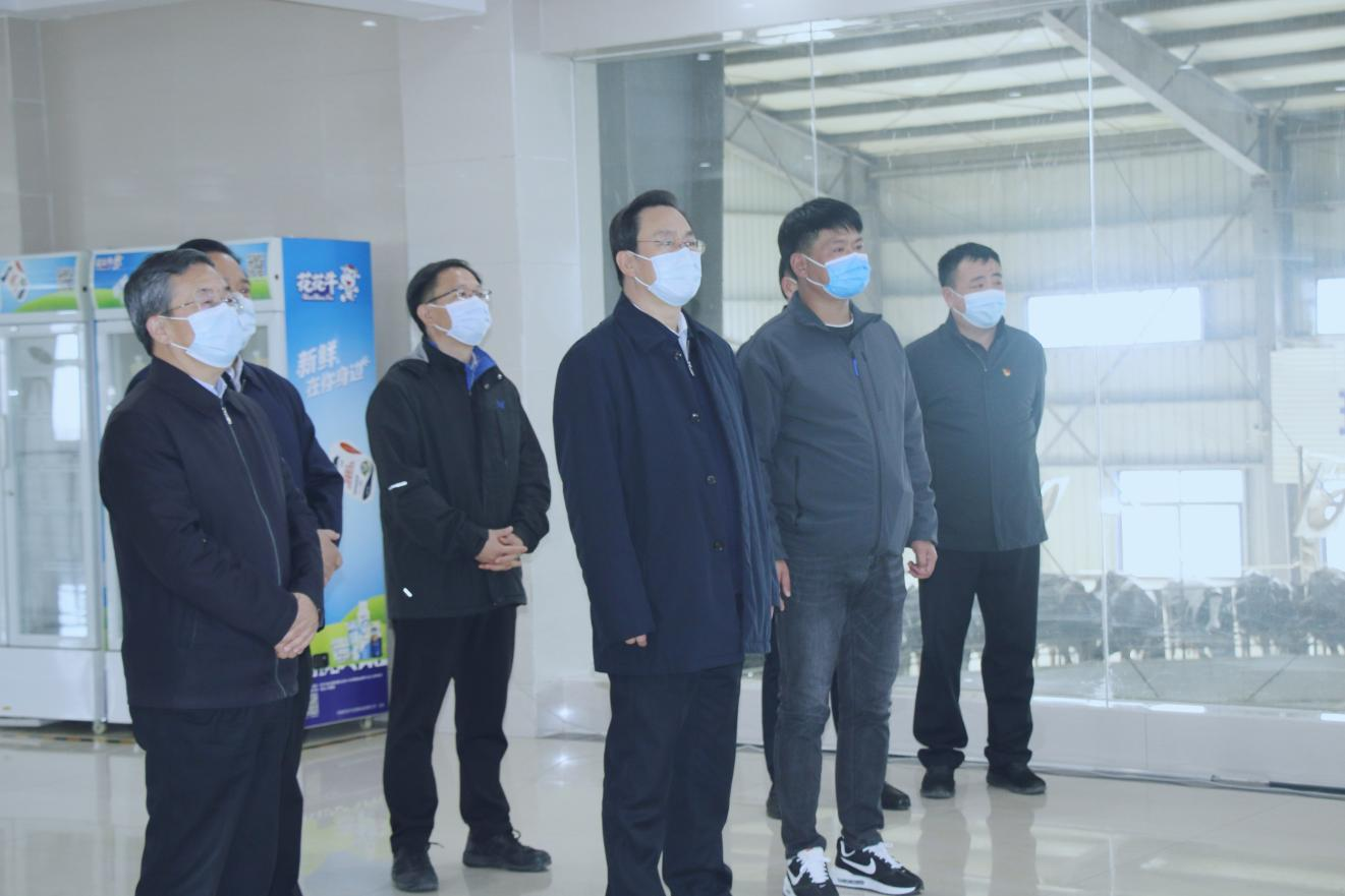河南省人大常委会党组书记、副主任孔昌生莅临LD官方电竞（中国）有限公司官网鲁山瑞亚牧场参观调研