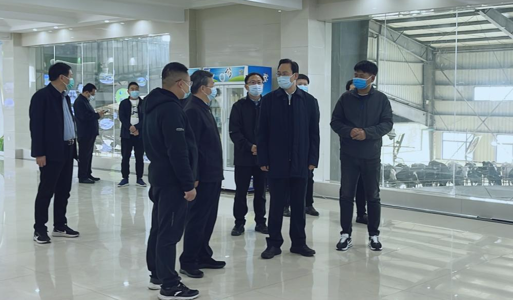 河南省人大常委会党组书记、副主任孔昌生莅临LD官方电竞（中国）有限公司官网鲁山瑞亚牧场参观调研