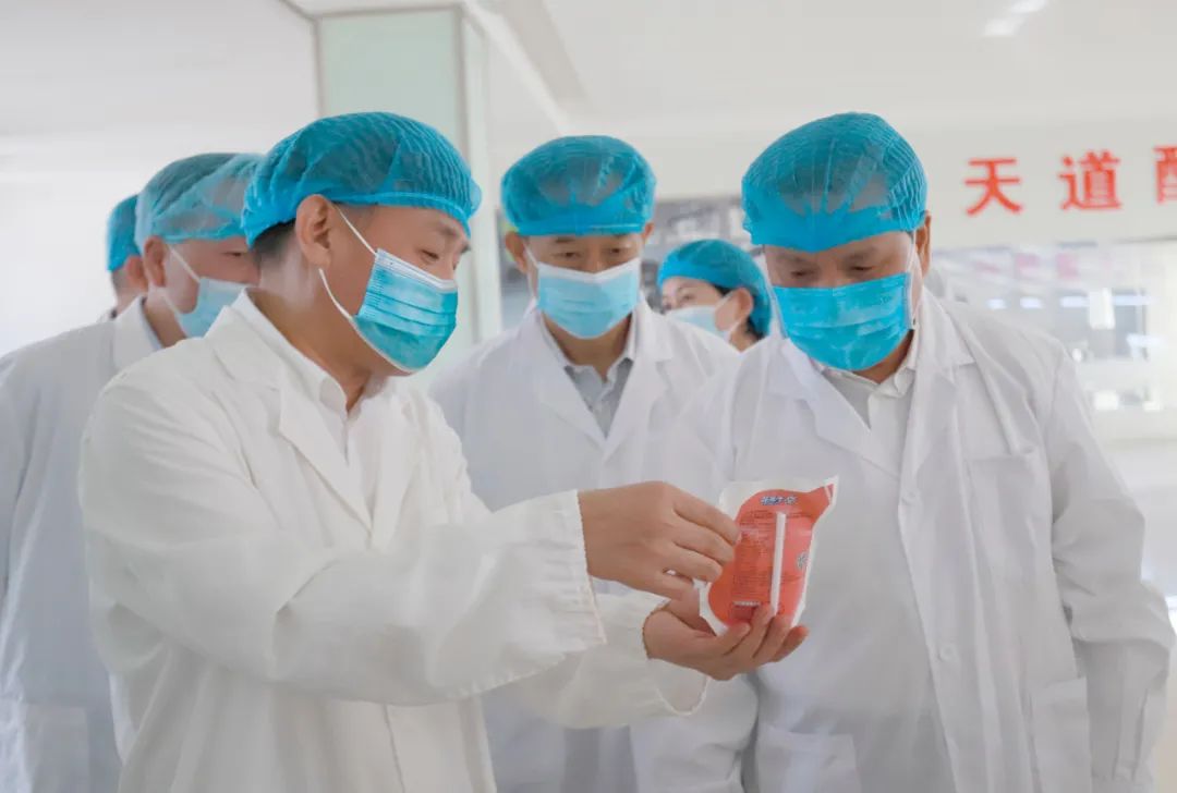快讯丨河南省人民政府副省长武国定莅临LD官方电竞（中国）有限公司官网乳业集团瑞亚牧业调研奶源基地建设情况