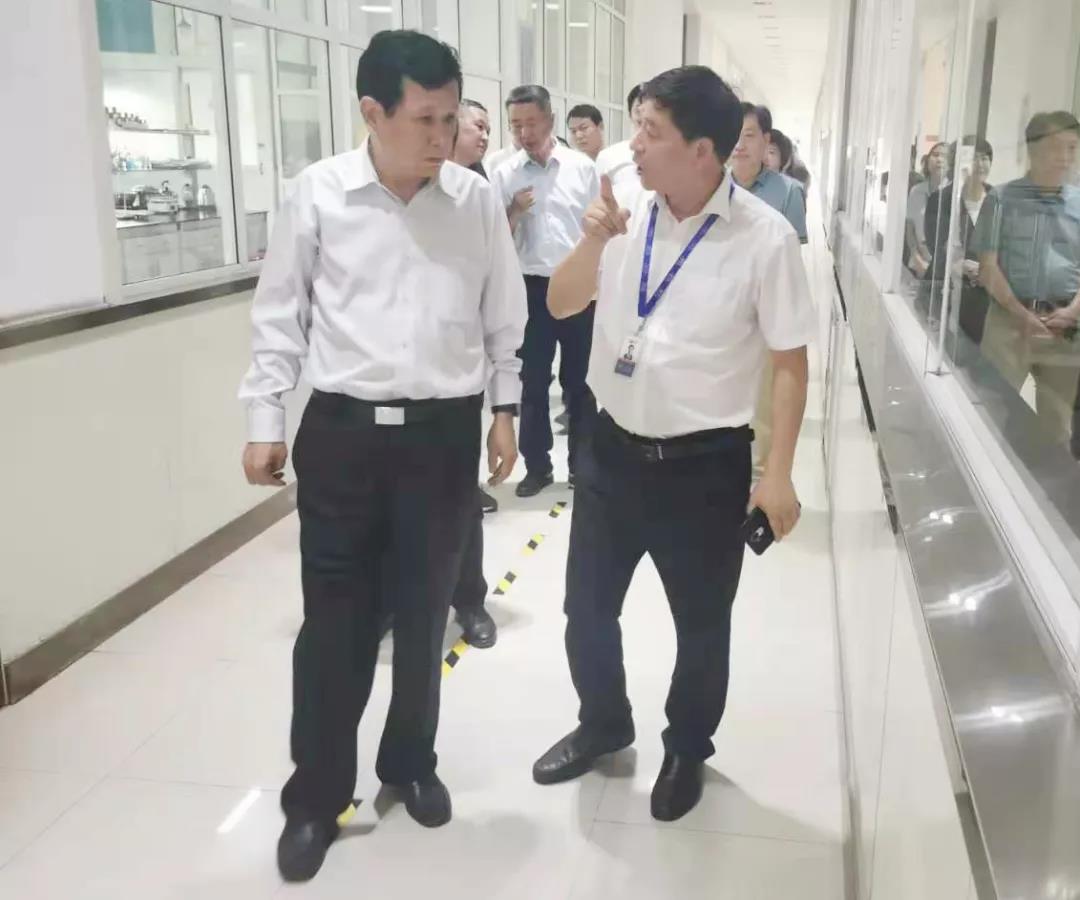 郑州航空港区党工委书记张俊峰莅临郑州LD官方电竞（中国）有限公司官网乳制品有限公司调研
