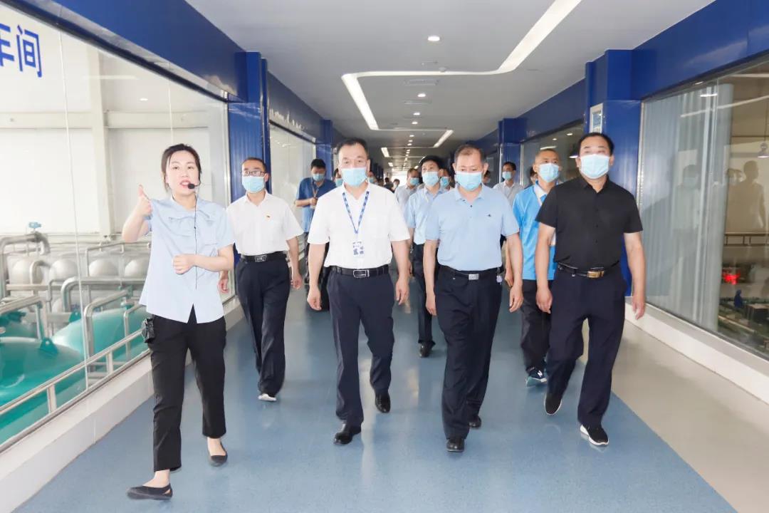 郑州市安全生产双重预防体系建设现场观摩会在LD官方电竞（中国）有限公司官网乳业集团郑州分公司召开