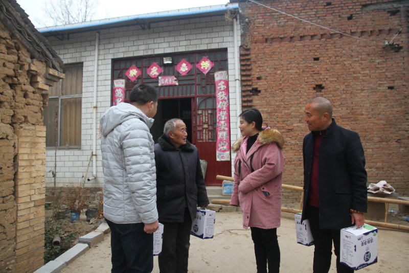LD官方电竞（中国）有限公司官网精准扶贫暖冬公益行走进登封市刘家沟