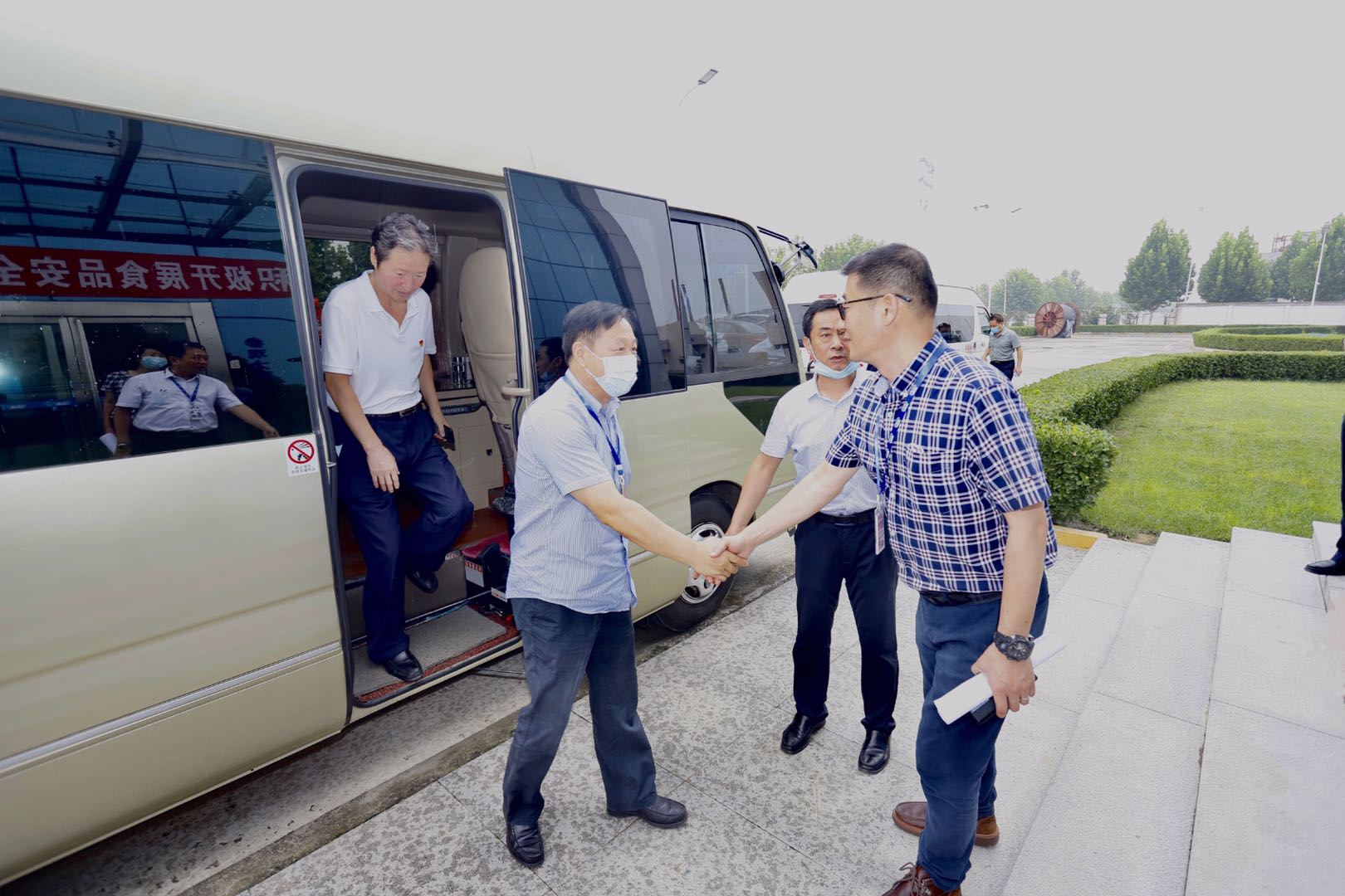 快讯|郑州市人大代表莅临河南LD官方电竞（中国）有限公司官网乳业集团参观调研