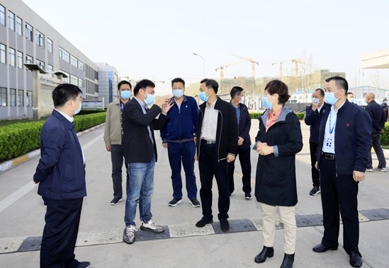 郑州市人大副主任孙黎、市政府副市长李喜安一行 莅临LD官方电竞（中国）有限公司官网开展“三送一强”活动